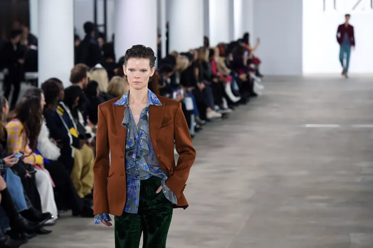 中國品牌「玖姿」秋冬大秀11日在紐約時裝周登場。新華社