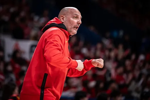  中國記者好敢問！這問題讓男籃洋教頭一秒暴走