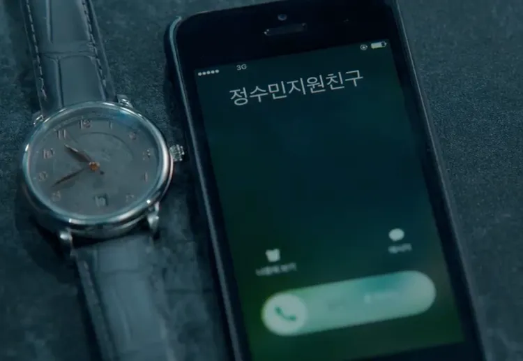 在第14集中李伊庚從手上拿下的手錶出自萬寶龍。翻攝片段