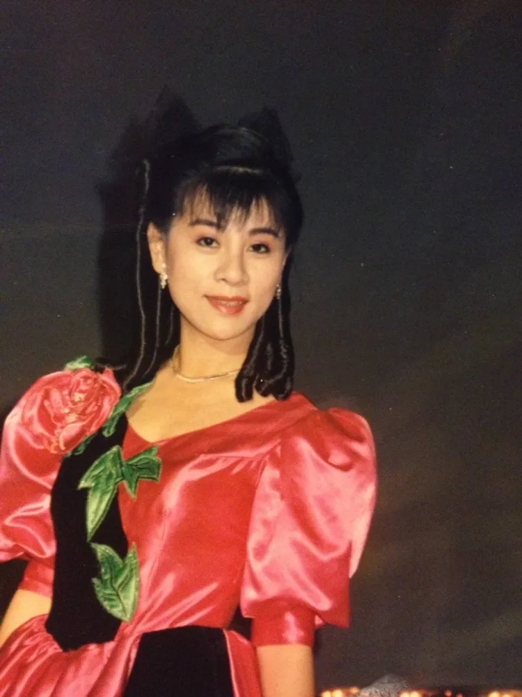 龍千玉年輕時，為了家人生計打拼，任勞任怨的她從不喊苦。豪記唱片提供