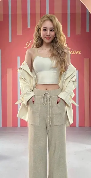 愷愷在收行李空檔時大爆料。翻攝愷愷IG