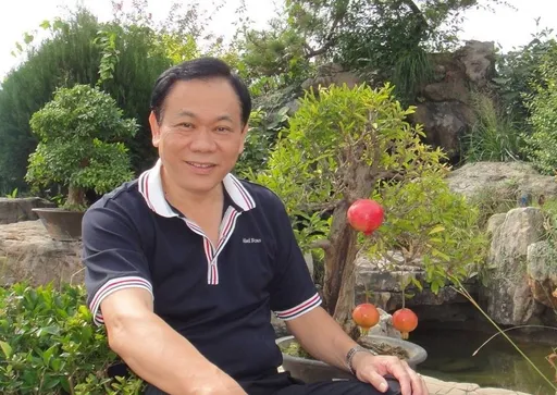 基隆消防局長向永財遭爆「有小三」 床上接吻照外流!他稱只是「普通朋友」