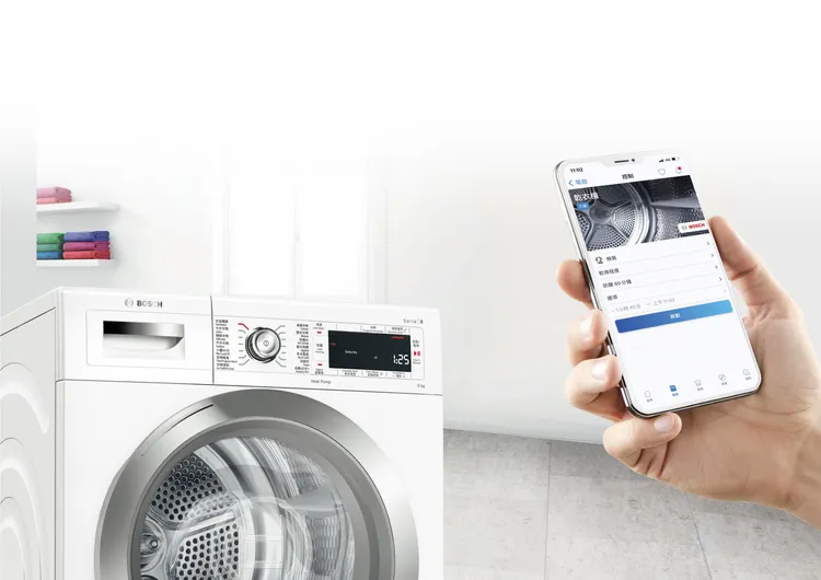BOSCH Heat Pump 速效乾衣機同步支援Home Connect技術，「Easy Start」一鍵便能啟動簡易功能，自動建議最適合的乾衣程序，讓烘乾衣物更有效率，並可透過App隨時查詢烘乾狀態。業者提供