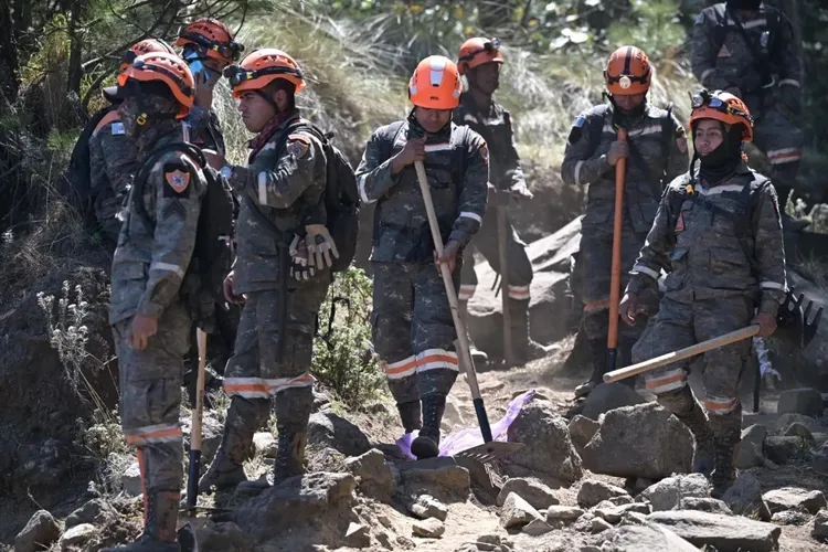 我駐瓜國技術團及旅瓜僑領也立即捐贈救災物資及千箱速食麵。取自臉書／瓜地馬拉政府