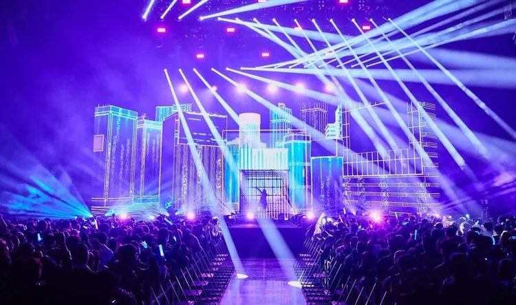 Ado一連唱21首歌，展現超強歌唱實力。翻攝Ado staff IG