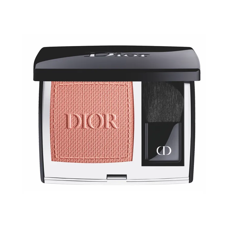 Dior超完美亮妍腮紅#225杏仁裸粉，2000元。品牌提供