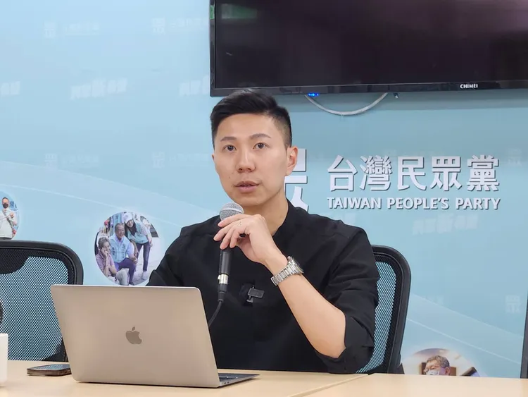 李頂立強調楊寶楨辭職，跟陳智菡任黨團主任無關。施智齡攝