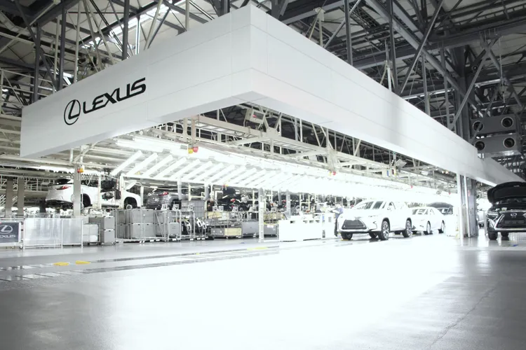 旅程中特別安排在融合創新技術與職人工藝的Lexus宮田工廠參訪。業者提供