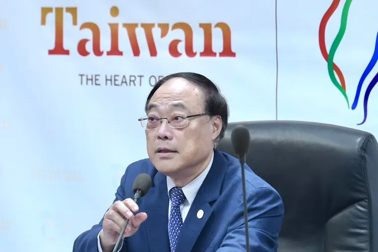 觀光署署長周永暉指出年代旅遊辦理赴越南富國島旅行團，有4大違法事實。林林攝