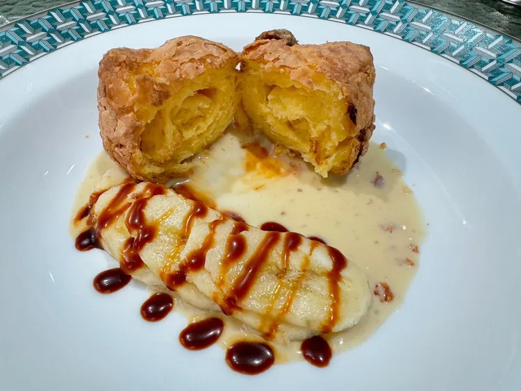 林熙蕾和關穎都大讚Blue Box Cafe的「法式吐司好吃」。