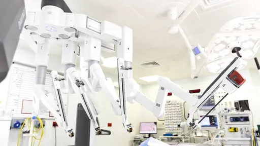 達文西機械臂「燒破腸子」女患喪命 夫斥隱瞞風險求償235萬