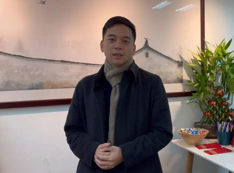 牛煦庭祝福《壹蘋》讀者新年快樂、龍飛鳳舞過好年。牛煦庭提供