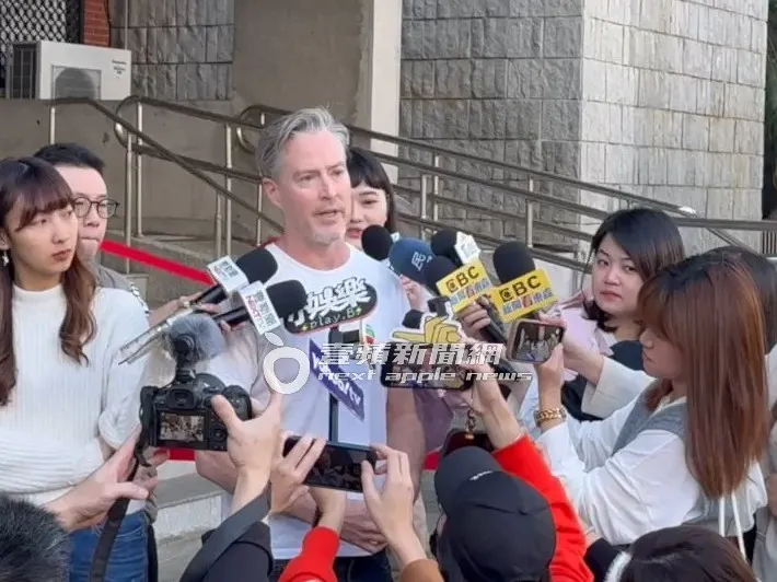 夏克立日前抽空到士林地院閱卷，遇到在等炎亞綸的媒體。特勤中心攝