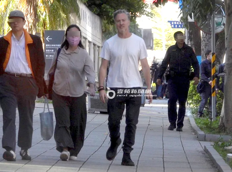 夏克立閱卷完畢，離開士林地方法院。特勤中心攝