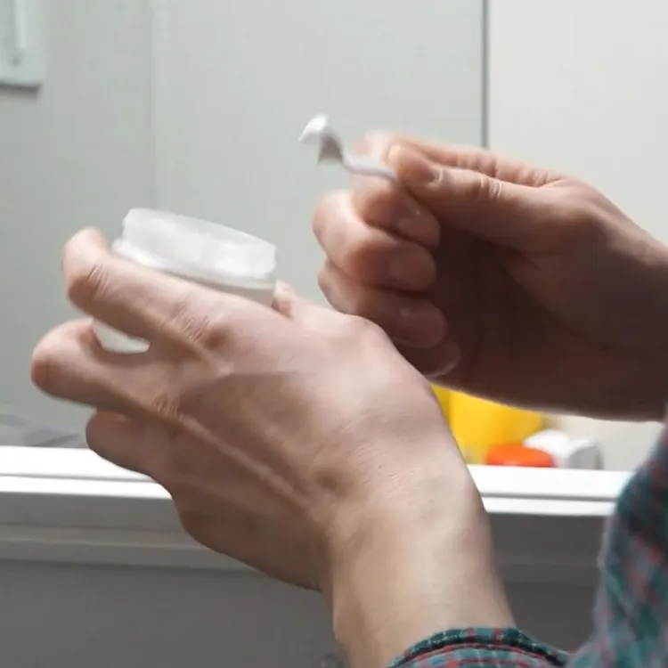 他用Sisley修護面霜用量不手軟。翻攝dispatch_beauty IG