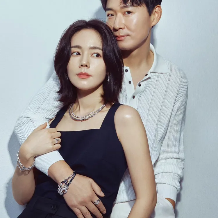 韓佳人（左）與延正勳今年結婚將滿19年。翻攝韓佳人IG