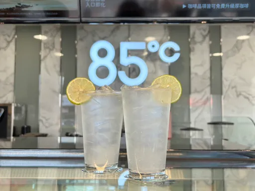 愚人節限定!85℃推限定新飲品 「一杯檸好」買1送1