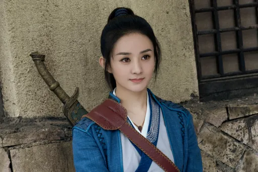 趙麗穎拍古裝待己苛刻　天天揮刀強身狂灑香汗