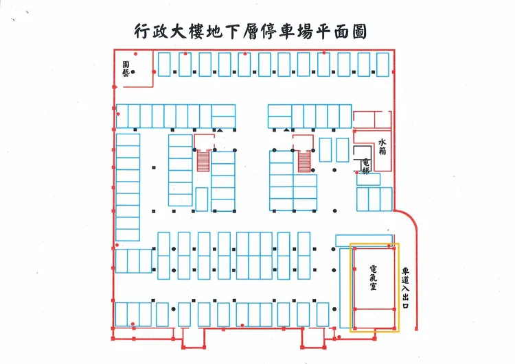 高壓配電場就位於停車場出入口旁，師生開車騎車上下班都會經過。翻攝畫面