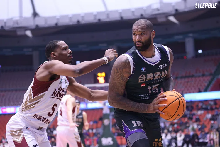 卡森斯(右)。T1L