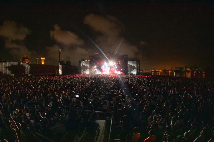 草東沒有派對相隔八年重回大港開唱舞台。出日音樂提供