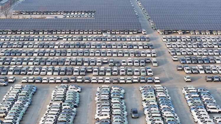 山東日照鴻日新能源汽車有限公司。新華社