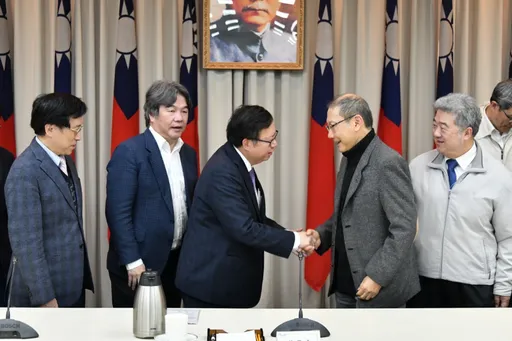 醫護不上街頭了！鄭文燦出手協商　護理師夜班獎勵金達7共識