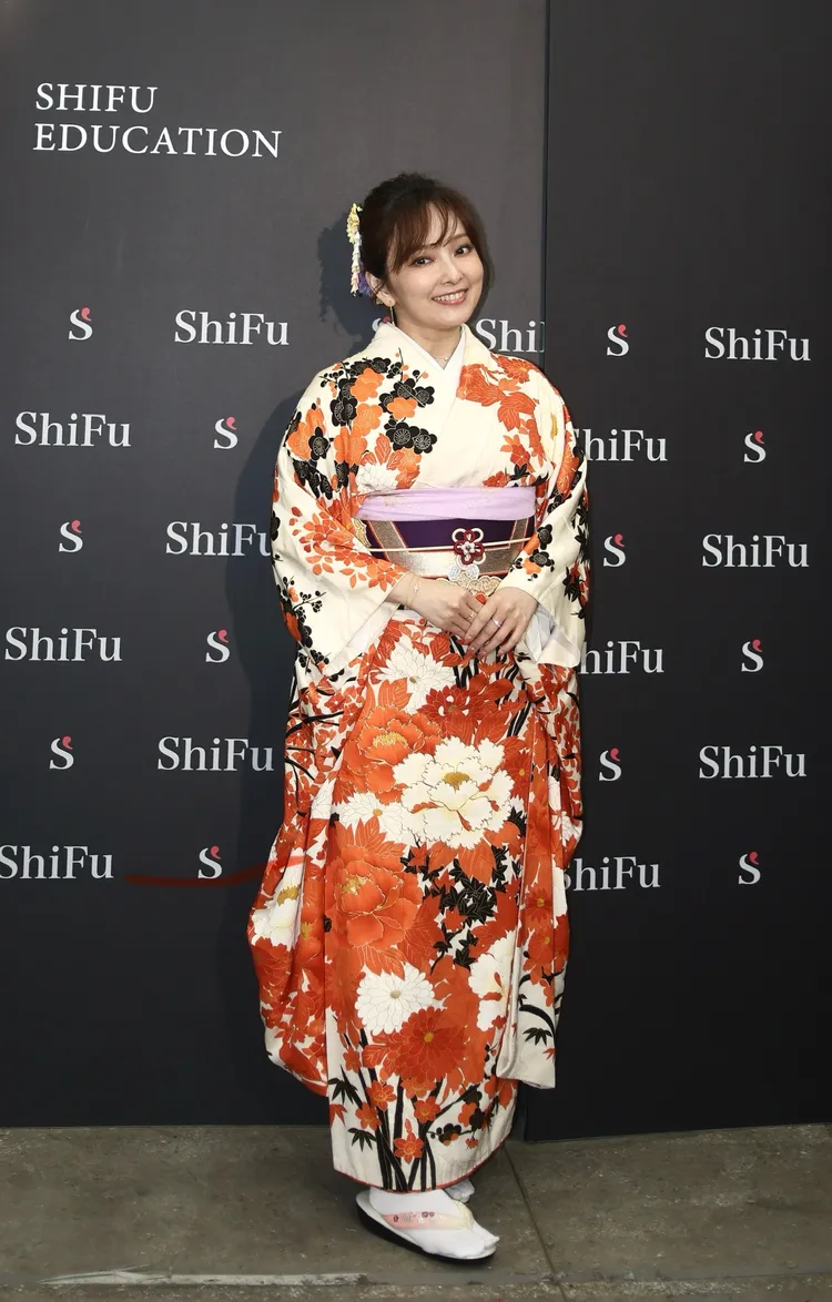 愛紗被問感情現狀，害羞猛笑。彭欣偉攝