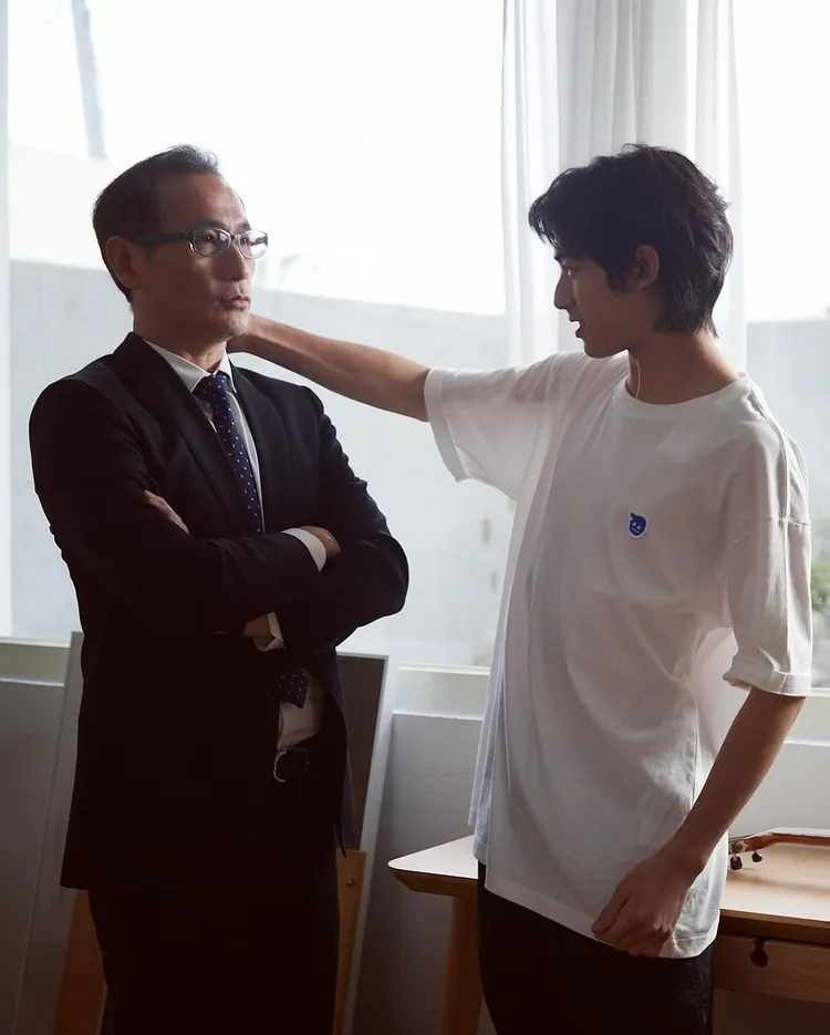 「德德」和老爸鄭運鵬合影。翻攝自德德IG