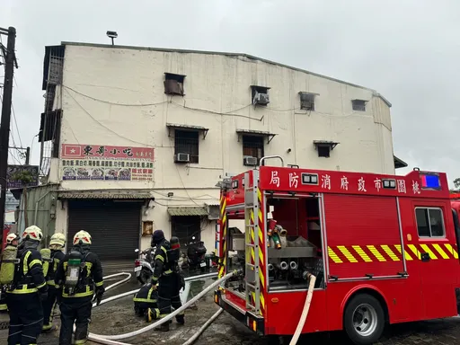 桃園移工宿舍火警 疑室內電器燃燒!警消速滅火無人傷亡