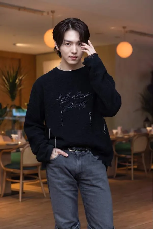 KINO現場跟媒體要邱鋒澤的聯絡方式，想與他合作。星月文創提供