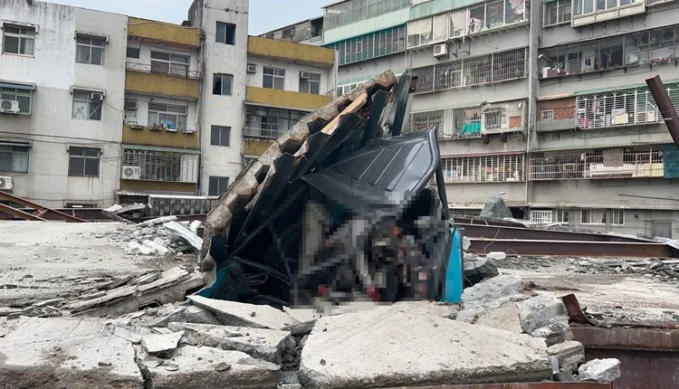 怪手駕駛慘死。翻攝畫面