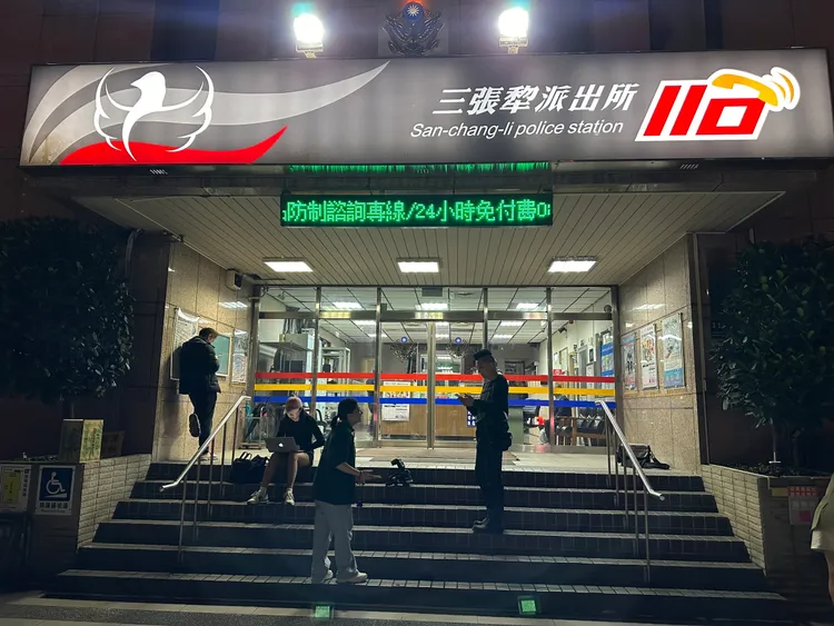 汪小菲到三張犁派出所。特勤中心攝