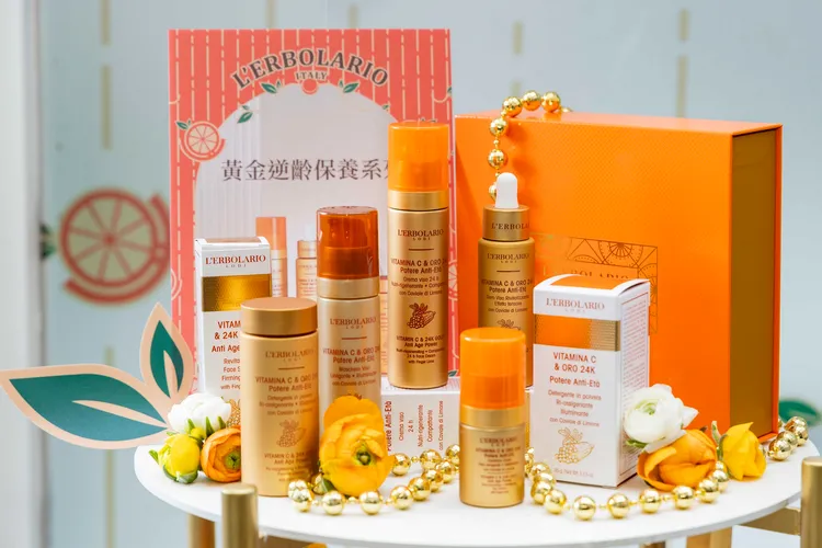 母親節限定黃金逆齡典藏禮盒（包含極致24K黃金逆齡緊實精華液30ml*2、黃金逆齡眼霜15ml*1、黃金逆齡保濕精華霜50ml*1），全台限量500組，8280元。品牌提供