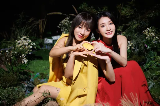 丁噹突然對陳華眼神充滿愛意 一拍即合手牽手就哭了