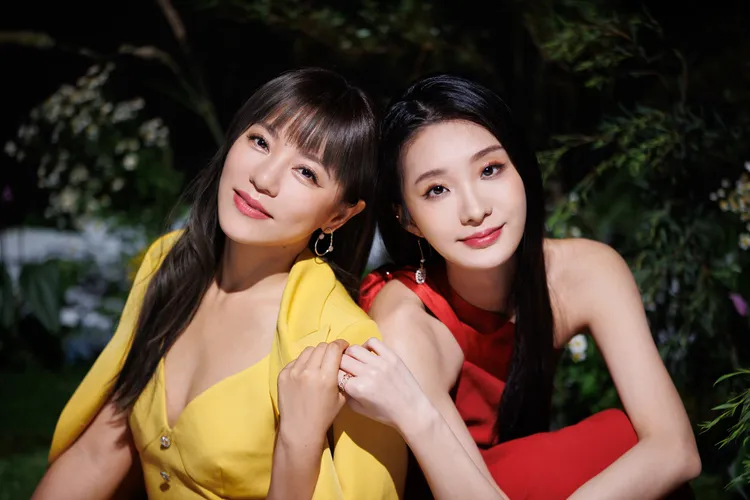 丁噹與新生代女歌手陳華合唱的第三波主打《致遠道而來的我們》。相信音樂提供