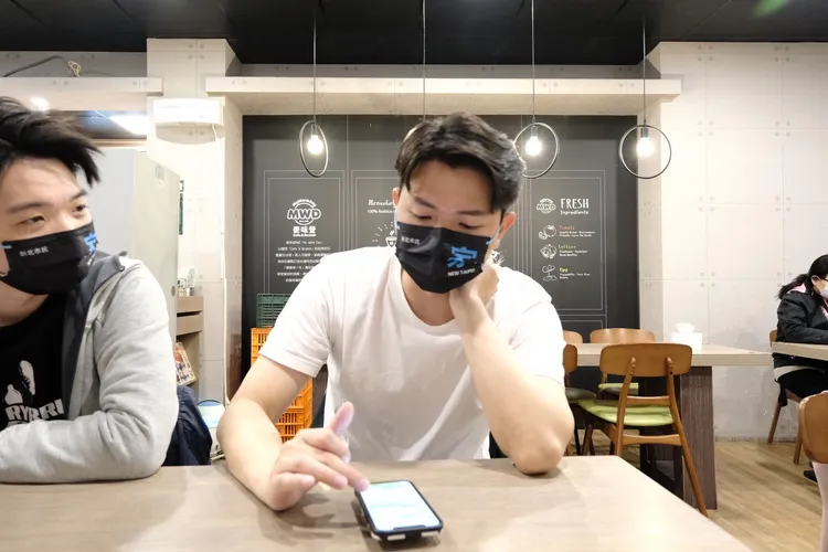 呂家愷希望侯市長找一天在議會議員都在到時候，跟大家把LINE加回來。翻攝自呂家愷臉書