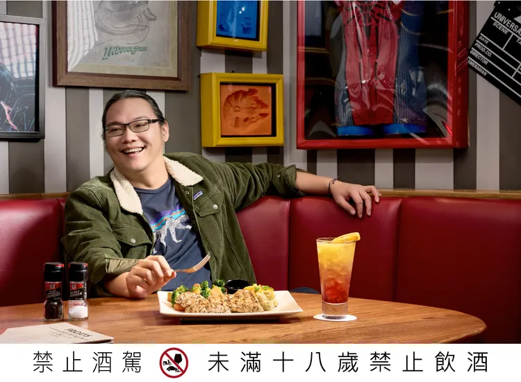 「盛夏光年」顏色鮮艷，入口帶酸，餘韻溫和。業者提供