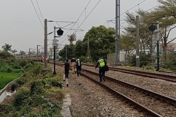 警方獲報前往處理。鐵警提供