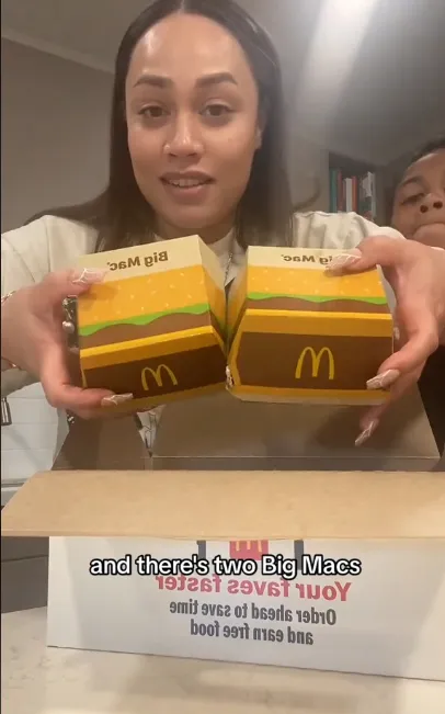 兩個大麥克漢堡。
