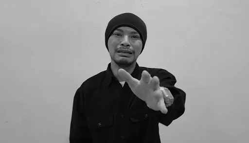 黃明志「聲淚俱下」哭喪臉道歉　網朝聖笑罵：太有感染力了