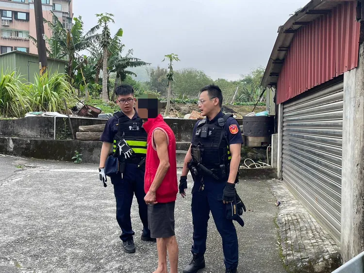 警方帶回張嫌偵訊。翻攝畫面