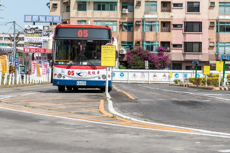 桃園市大客車駕駛受訓即就業計畫今天開班受訓。桃園市府提供