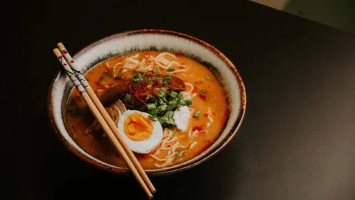 北市連鎖拉麵找嘸工 鄉民見待遇狂揪貓膩