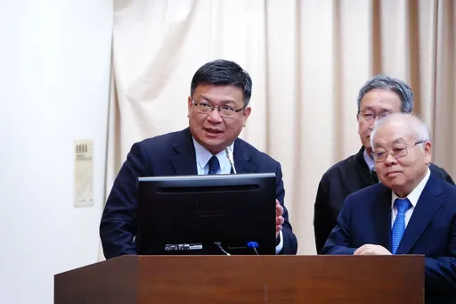 台電挨轟難道要麵包店半夜烤麵包? 經濟部次長曾文生:非尖峰不見得是半夜