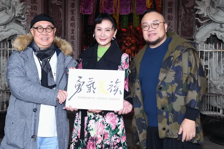 陳亞蘭、葉天倫及林博生導演重返拍攝地。華視提供