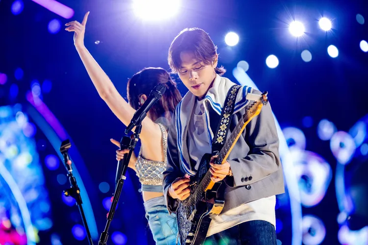 告五人熱力演出。相信音樂提供