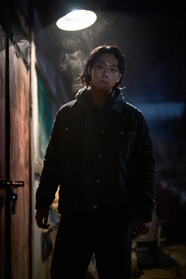 李到晛詮釋金高銀的助手。車庫娛樂提供