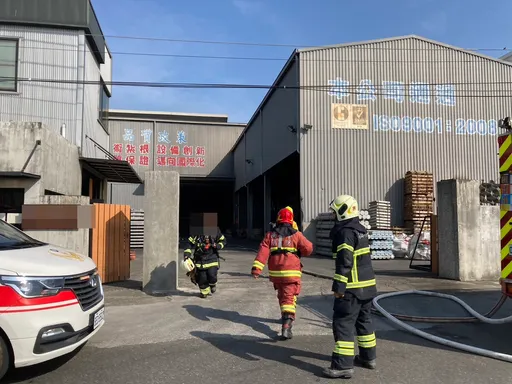 高雄工廠爆炸2死6傷 業者指這原因釀災!勞工局調查中