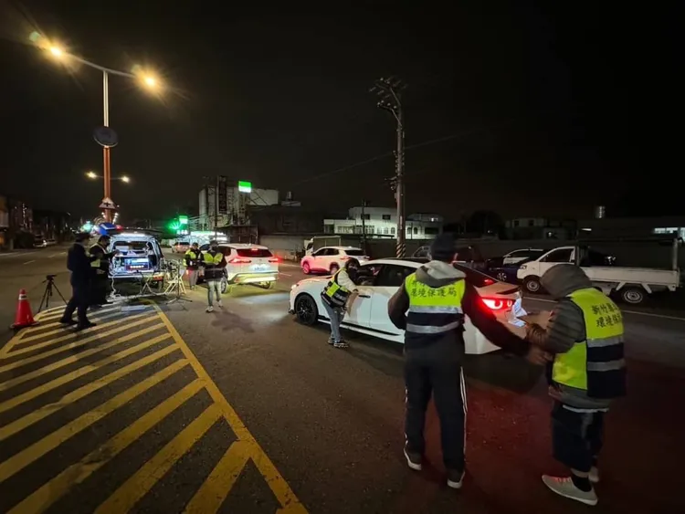 新湖警分局強力取締改裝車。新湖分局提供